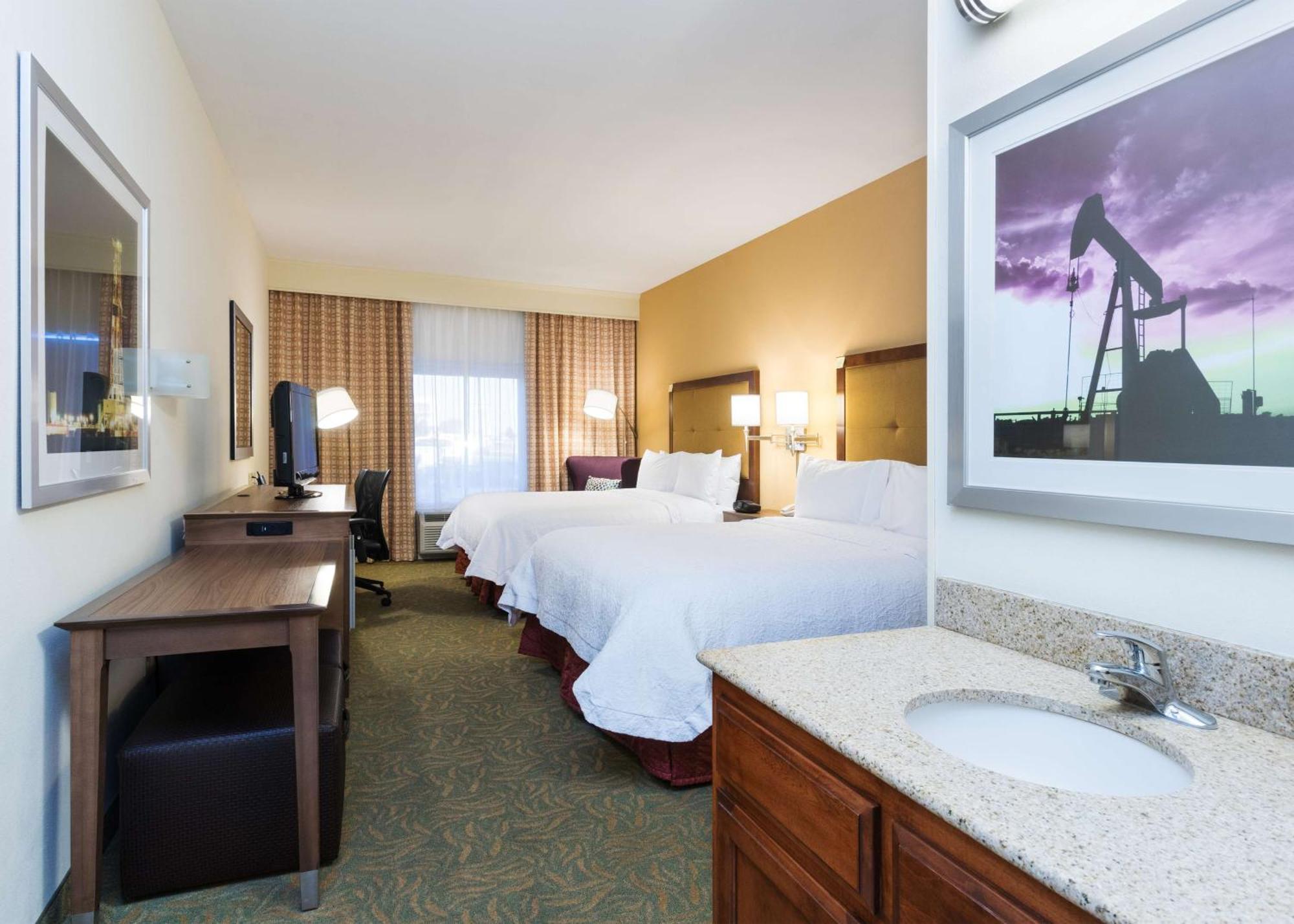 Hampton Inn By Hilton Odessa Exterior photo